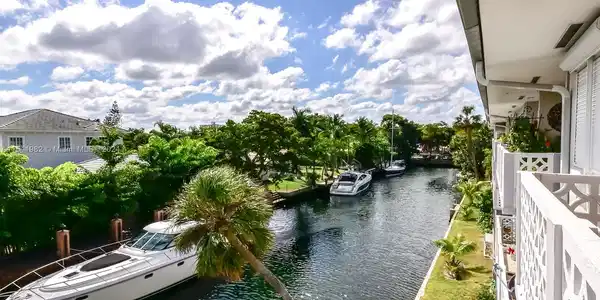 13105 Ixora Ct