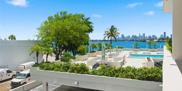 5 Island Ave