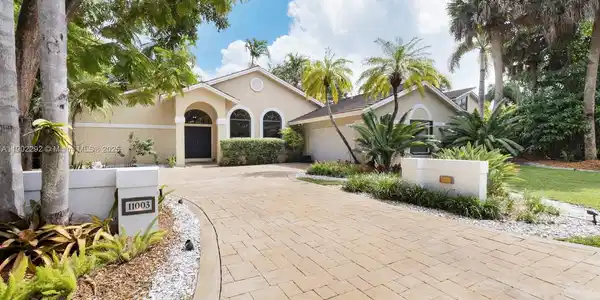 11003 SW 77th Ct Cir