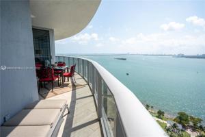 488 NE 18 Street Unit 2115