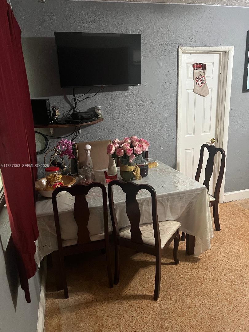Image 3: DINING / LIVING ROOM