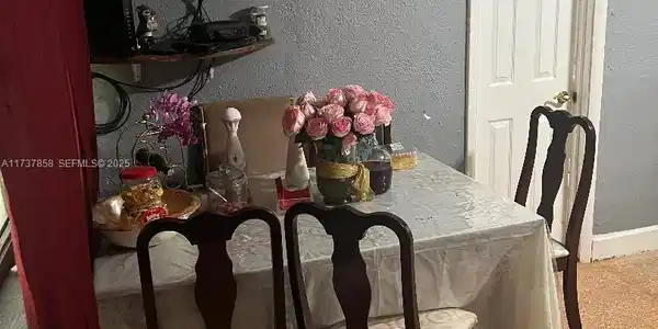 Image 3: DINING / LIVING ROOM