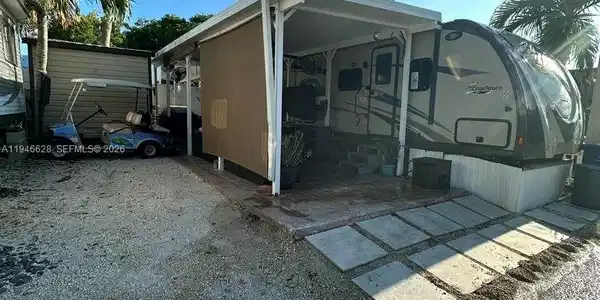 325 Calusa #9