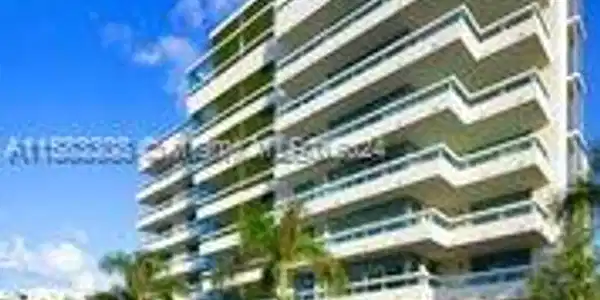 1025 92nd St