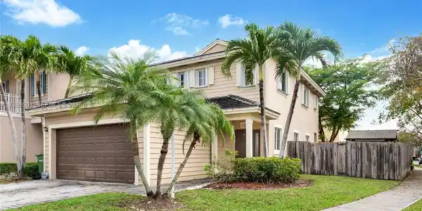347 NE 34th Ter