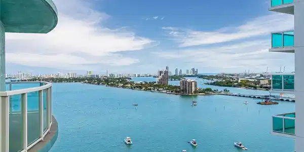 1900 N Bayshore Dr