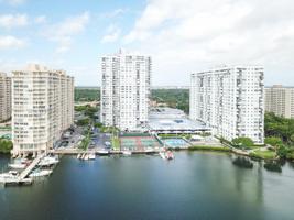 2750 NE 183rd St Unit PH06