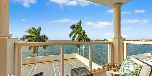 1625 Kennedy Cswy