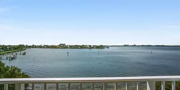 3 Harbour Isle