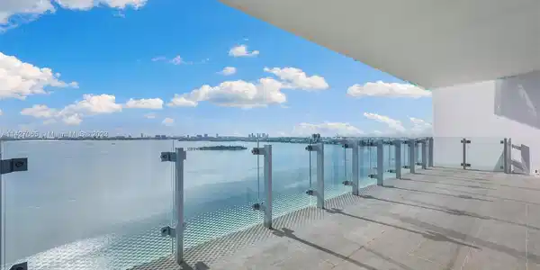 700 NE 26th Terrace
