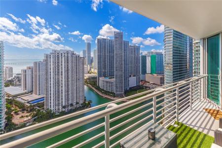 325 S Biscayne Blvd