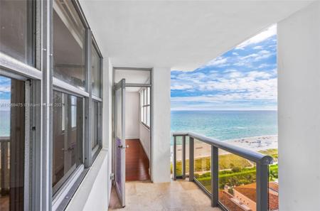 6039 Collins Ave