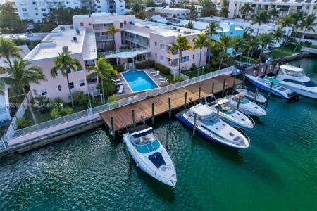 6881 Bay Dr