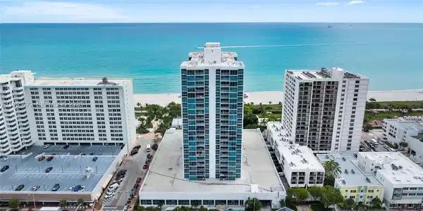 2655 Collins Ave