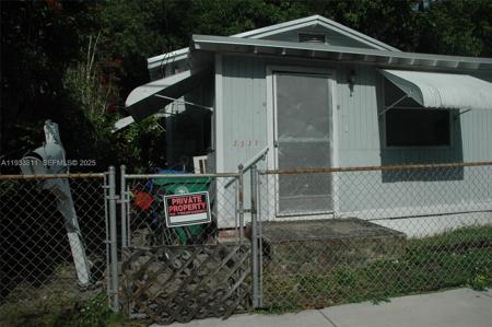 3537 Charles Ave