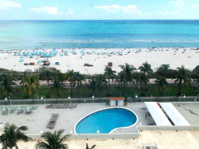 2899 Collins Ave