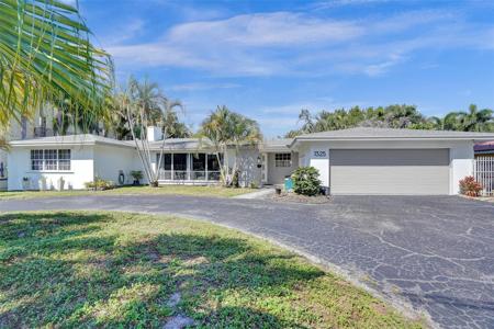 1325 MIDDLE RIVER