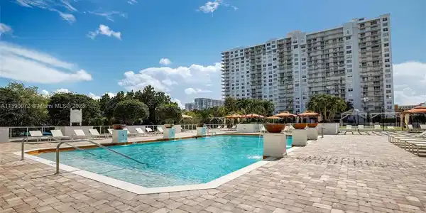 2801 NE 183rd St Unit 108W