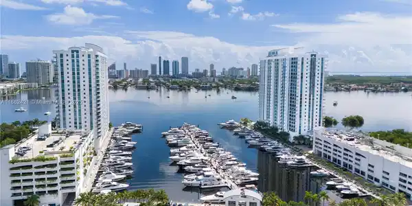 17301 Biscayne Blvd