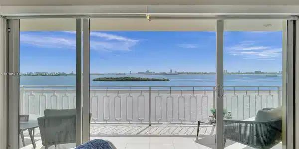 11111 Biscayne Blvd