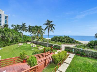 6767 Collins Ave
