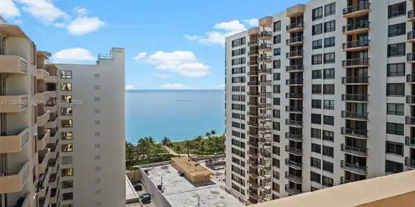 10185 Collins Ave