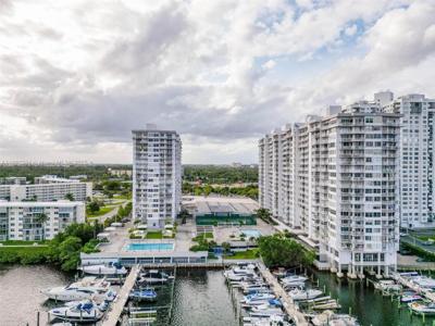 18061 Biscayne Blvd