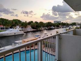 2020 NE 135th St Unit 307