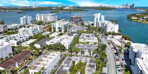 10076 E Bay Harbor Dr Unit 76A