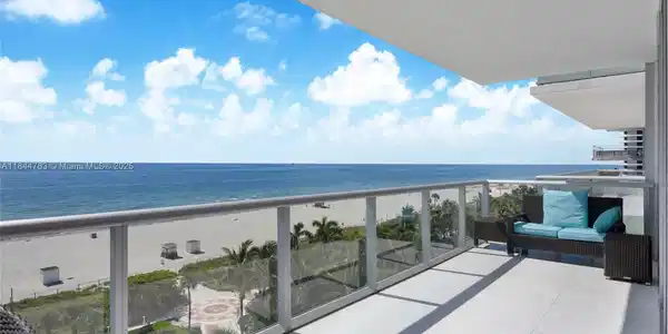 3737 Collins Ave