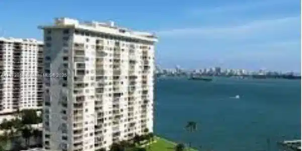 11111 Biscayne Blvd