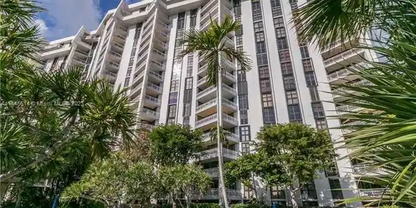 2000 TOWERSIDE TE Unit 703