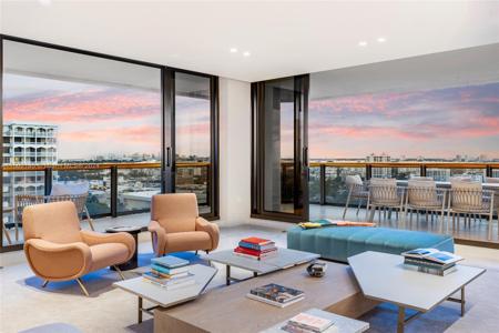9999 Collins Ave