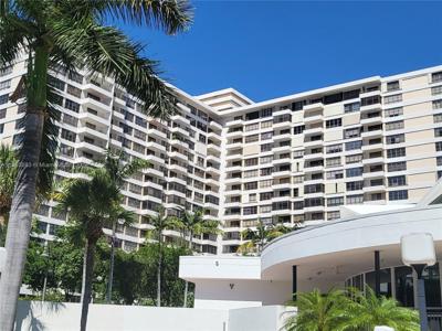 600 Three Islands Blvd