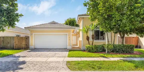 616 SE 30th Ter