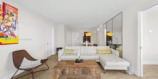 5555 Collins Ave