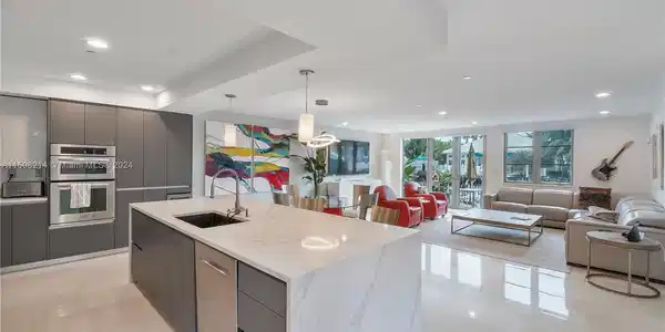 140 Isle Of Venice Dr