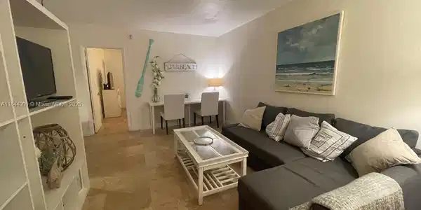 100 Sunrise Dr