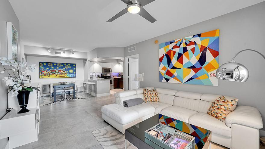 Image 1: Inviting open Living area