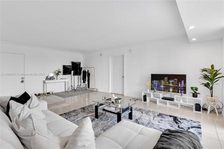 2715 N Ocean Blvd