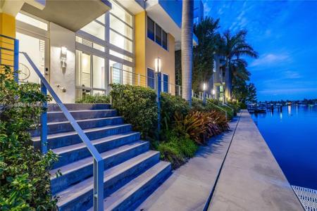 77 N Shore Dr