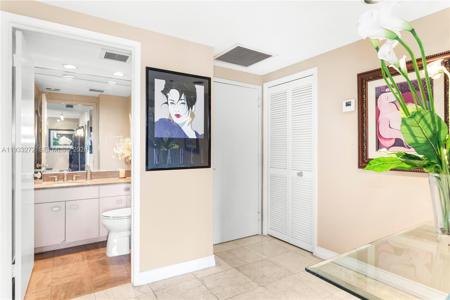 1581 Brickell Ave