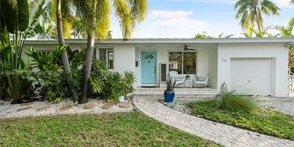 310 Greenwood Dr