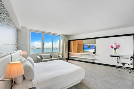 1100 West Ave