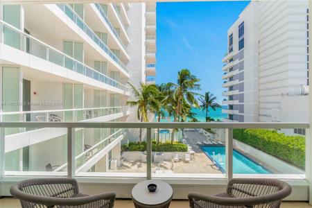 4391 Collins Ave