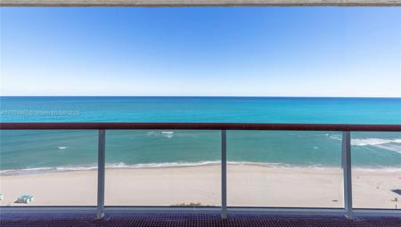 6767 Collins Ave