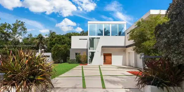 10620 SW 74th Ave