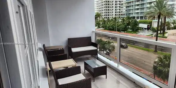 5700 Collins Ave