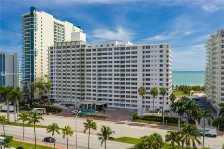 5005 Collins  ave