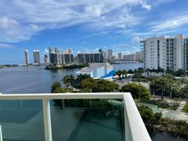 3330 NE 190th St Unit 817